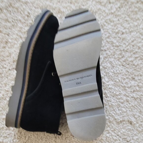 Tommy Hilfiger Suede  Up Ankle Booties Women’s 8.5 - Picture 3 of 6